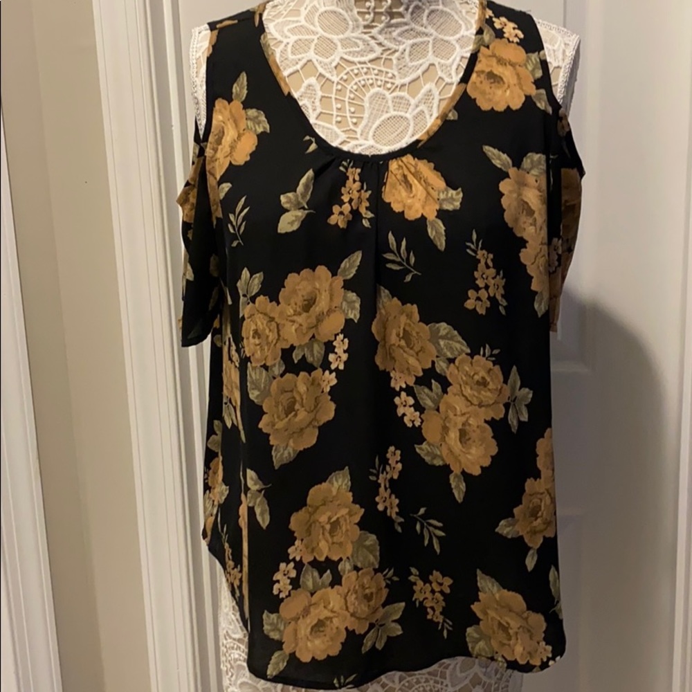 Women’s Floral Cold Shoulder Blouse